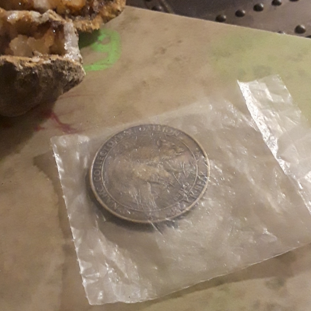 NAHC COLLECTORS MEDALLION BEAR COIN Series 1 NEW IN PKG - Picture 2 of 4